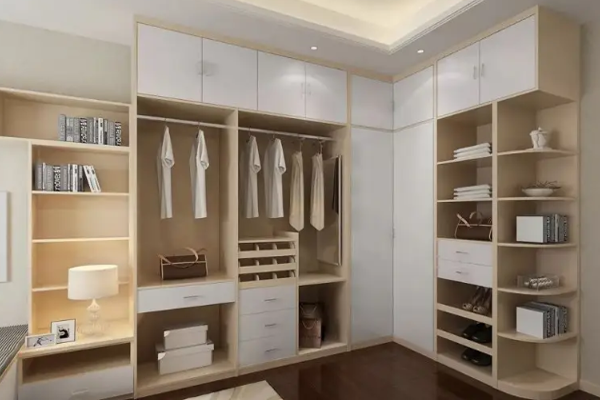 室內(nèi)裝修定制衣柜需要注意的事項(xiàng)